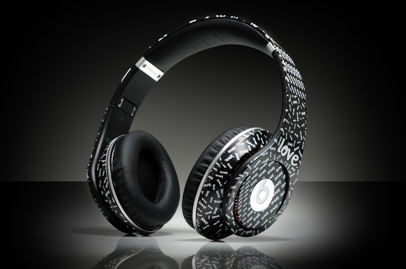 2011 New Monster Beats By Dr Dre Studio Love Limited Edition Headphones 2011 New Monster Beats By Dr Dre Studio Love Limited Edition Headphones