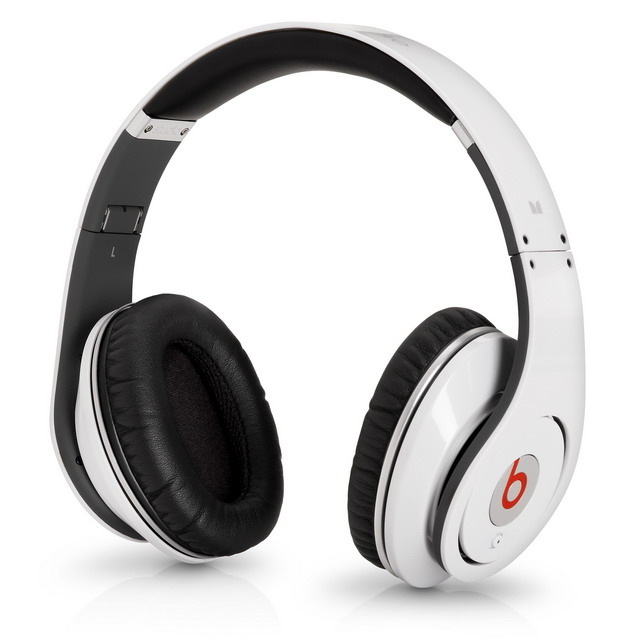 Monster Beats By Dr Dre Studio High Definition Powered Isolatio Headphones White